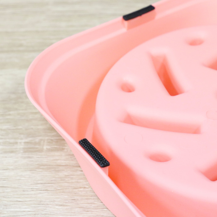 【検証結果ハイライト】滑り止めがついている食器の安定感はかなり高め！